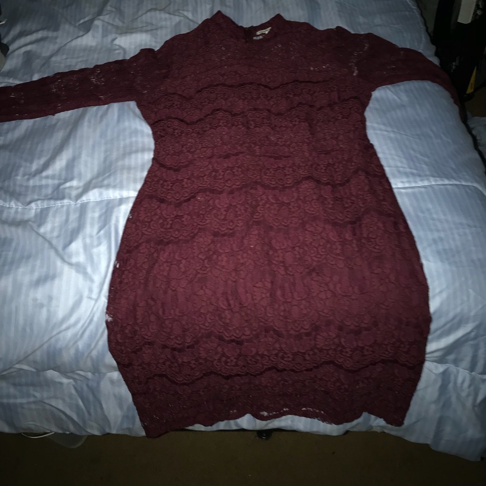 Lace burgundy long sleeve dress